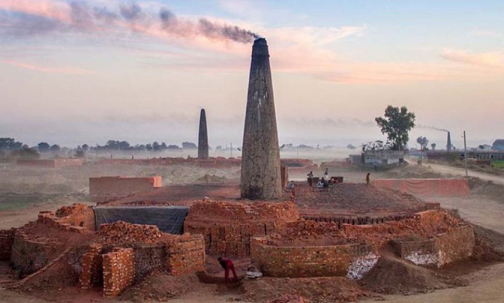 चितवनमा गुणस्तरीय इँटा उत्पादन हुँदै आएको  ४४ इँटा उद्योग बन्द