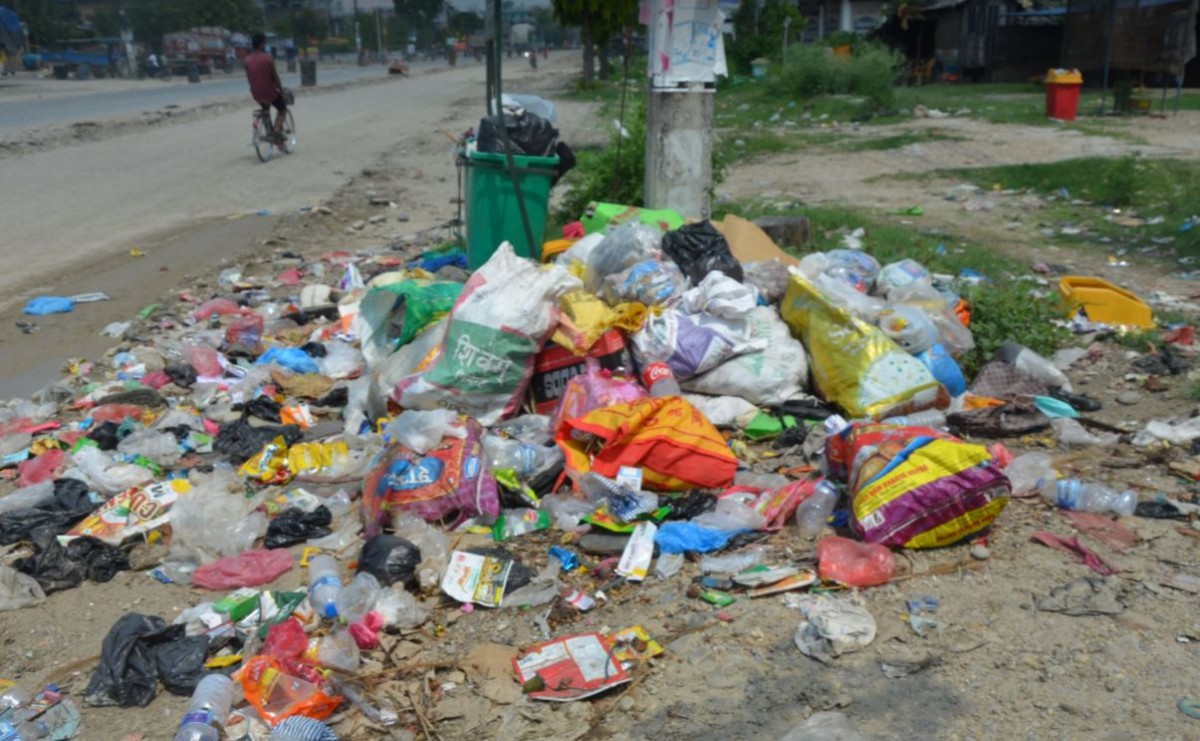 फोहरजन्य वस्तु बिक्री गरी दुई लाख बढी आम्दानी