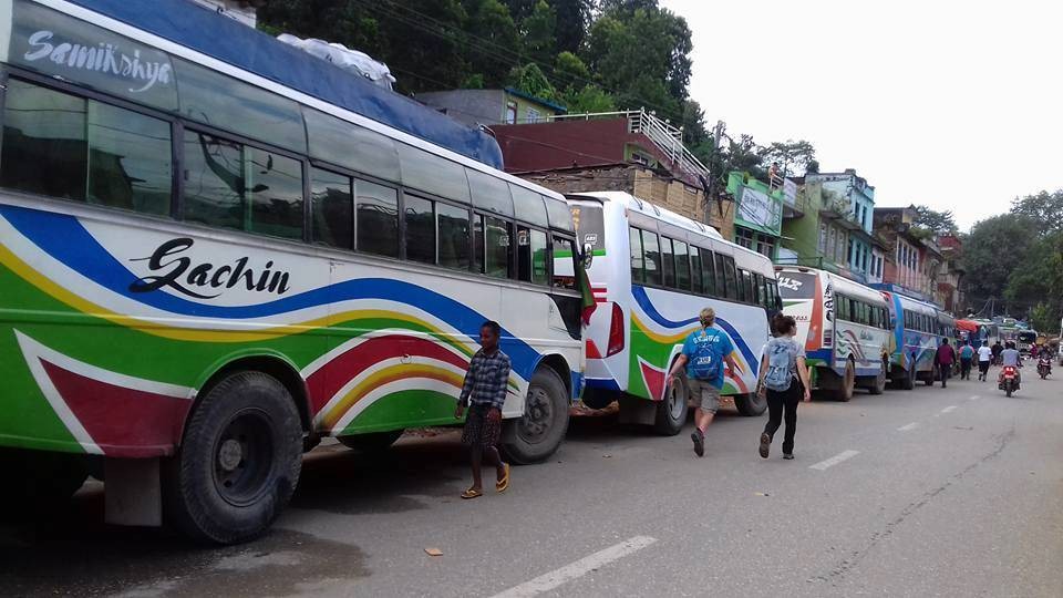 उज्यालोमै नारायणगढ पुग्ने गरी काठमाडौँबाट बस छुटाइने