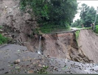 ओखलढुङ्गामा पहिरोमा पुरिएर एकजनाको मृत्यु, दुई घाइते