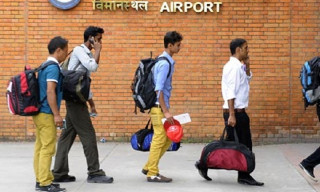 एघार महिनाको अवधीमा वैदेशिक रोजगारीमा विदेश जाने नेपाली श्रमिकको सङ्ख्या झण्डै सात लाख