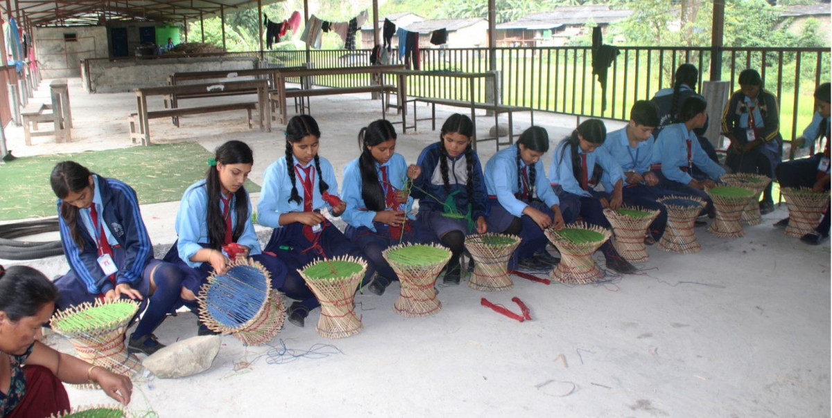 चेपाङ विद्यार्थीलाई अध्ययन खर्च