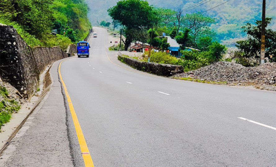 अवरुद्ध पृथ्वीराजमार्ग दुईतर्फी खुल्यो