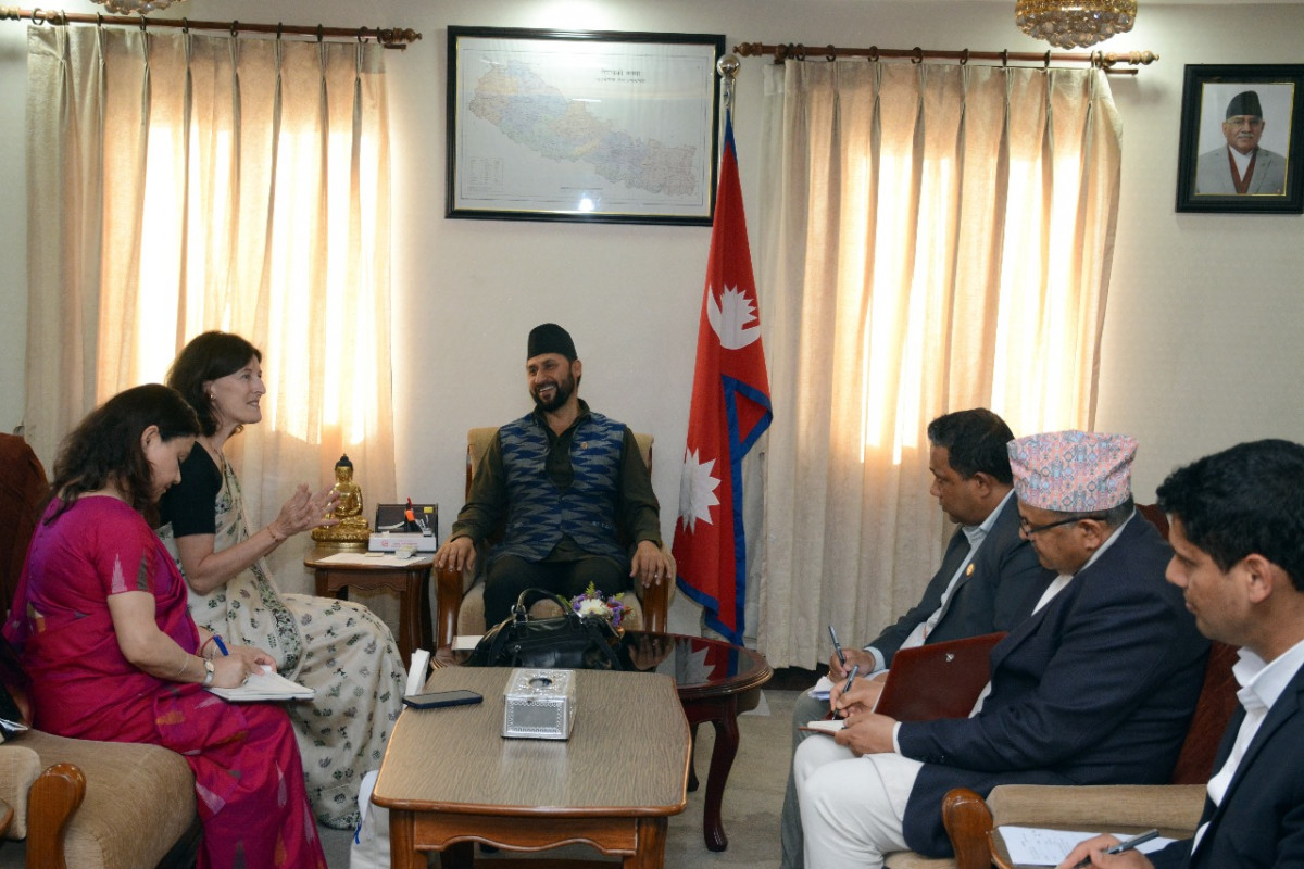 उपप्रधानमन्त्री लामिछाने र विश्व बैङ्कका देशीय निर्देशक बीच शिष्टाचार भेट