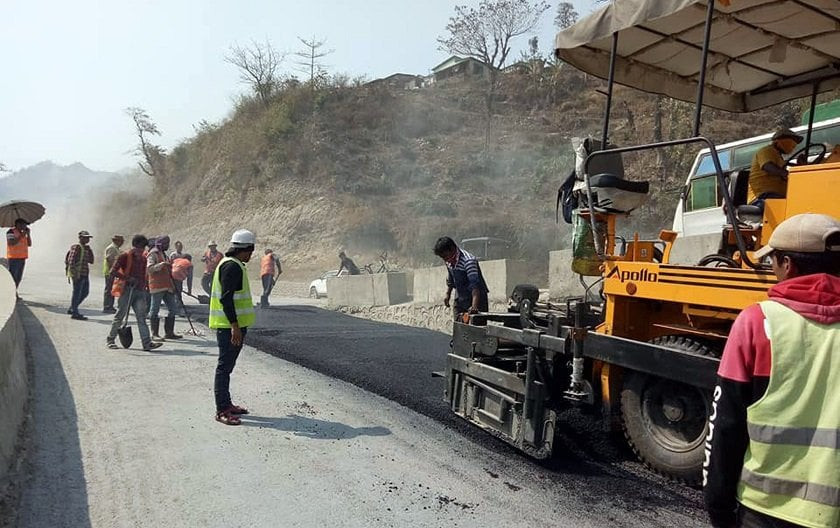 मुग्लिन–पोखरा सडक विस्तार : पहिरा जाने सम्भावित स्थानमा वर्षाअघि कालोपत्र नगरिने