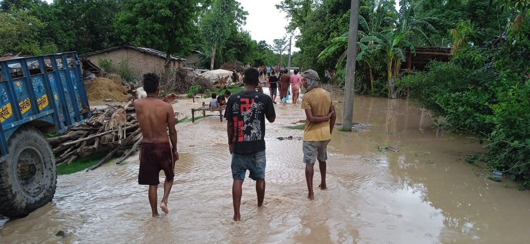 बाढी प्रभावित भन्छन्ः ‘अब हाम्रा दुःखका दिन सुरु भए’