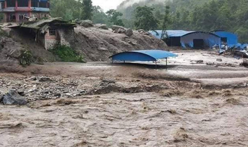 बाढीले  कारण आँधीखोला जलविद्युत् आयोजनामा क्षति, ४० हजार घरमा सेवा अवरुद्ध