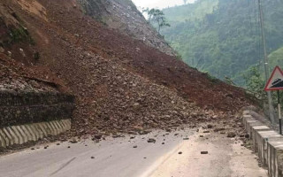 पहिराले साँफे–मार्तडी राजमार्ग अवरुद्ध