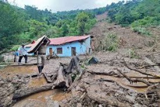 हुम्लामा पहिरोसहितको बाढीमा परी ५० भेडा मरे, १५ लाखको क्षति