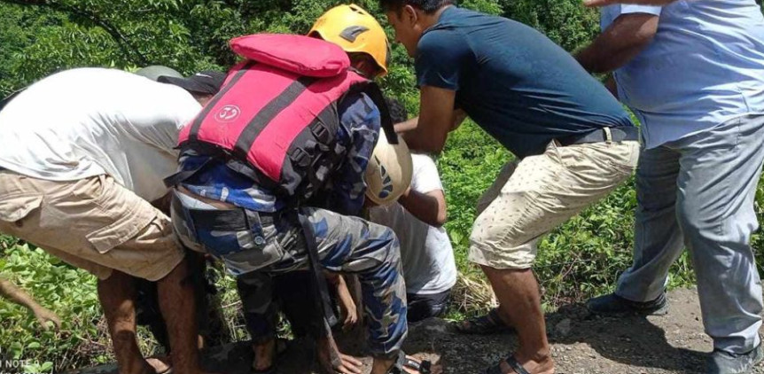 मर्स्याङदीमा खसेको भारतीय बस दुर्घटनामा १४को मृत्यु १६ घाइतेको उद्धार