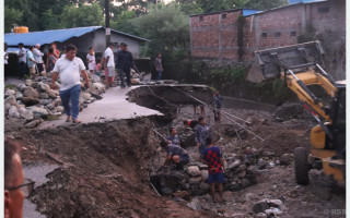 बाढीका कारण बस्ती जोखिममा