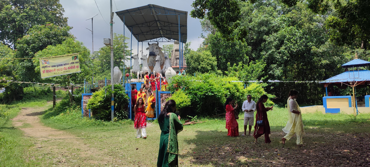 ‘नेपाल आमा’को मूर्ति निर्माण सुरु भएपछि भम्केनी धाममा बढे पर्यटक