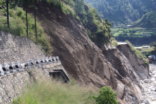 मन्थली–काठमाडौँ आवागमन फेरि अवरुद्ध