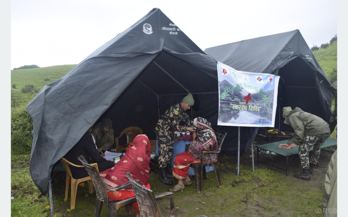 खप्तडमा नेपाली सेनाद्वारा सञ्चालित स्वास्थ्य सेवाबाट बिरामीलाई राहत