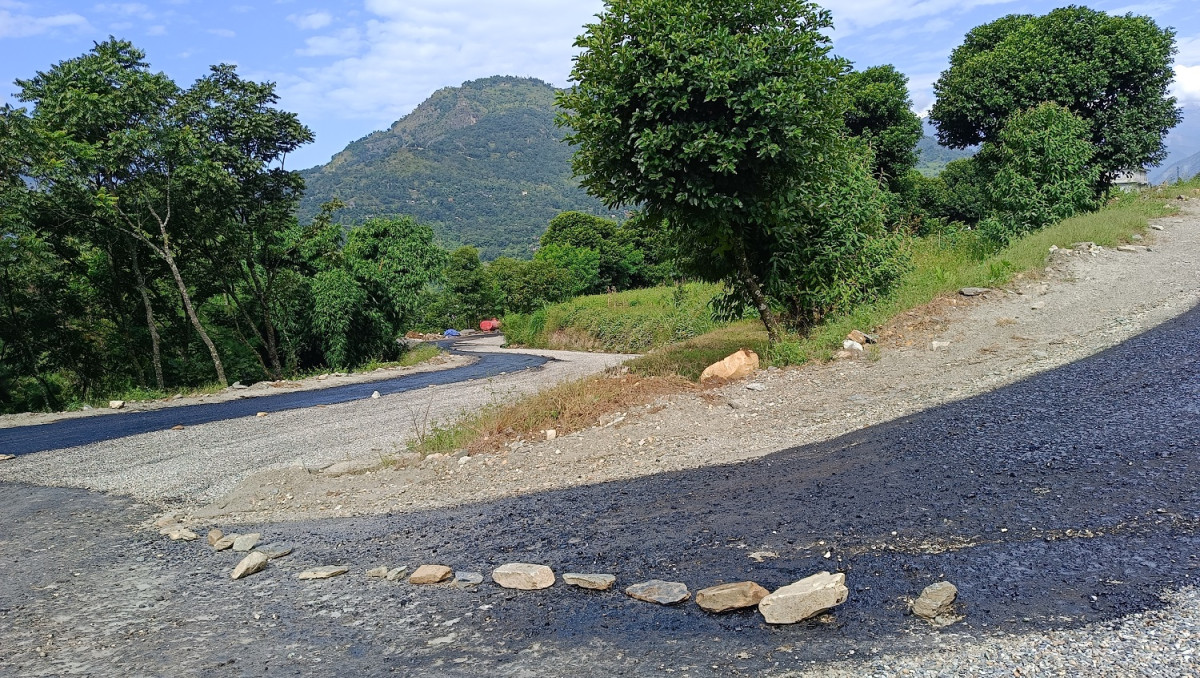 पर्वत र म्याग्दी जोड्ने माझफाँट–लेकफाँट सडक धमाधम कालोपत्र हुँदै