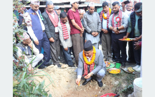 ट्रयाक खोलिएको करिब २० वर्षपछि नुवाकोटको विदुरहुँदै धादिङको खनियाबास पुग्ने सडक कालोपत्र सुरु