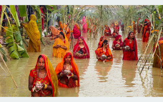 उदाउँदो सूर्यलाई अर्घ्य अर्पणसँगै छठ सम्पन्न