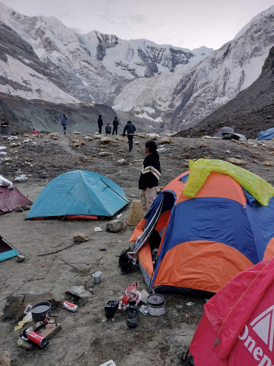 पर्यटकसँगै फोहरको चुनौती