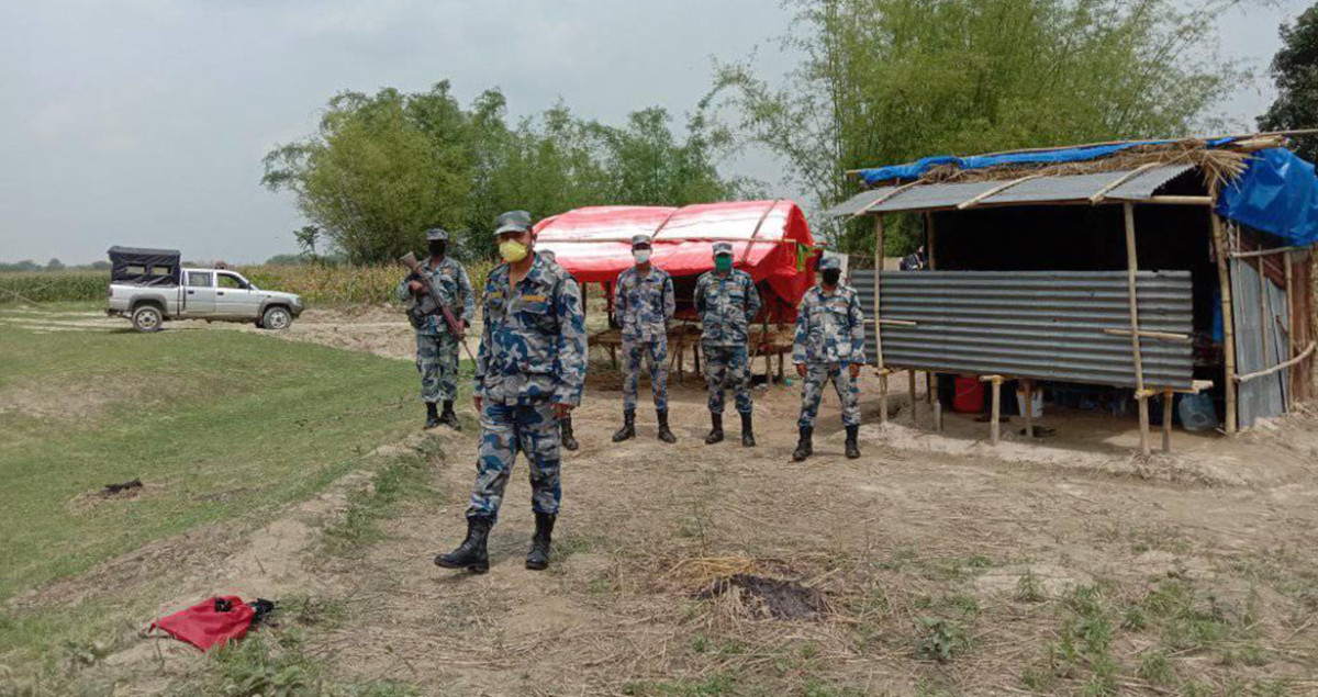 प्रहरीद्वारा चोरी निकासी गरी लान खोज्ने  छयासी लाख बढीका सामान बरामद