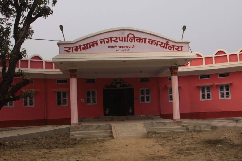नवलपरासी बसपार्क उपयोगविहीन