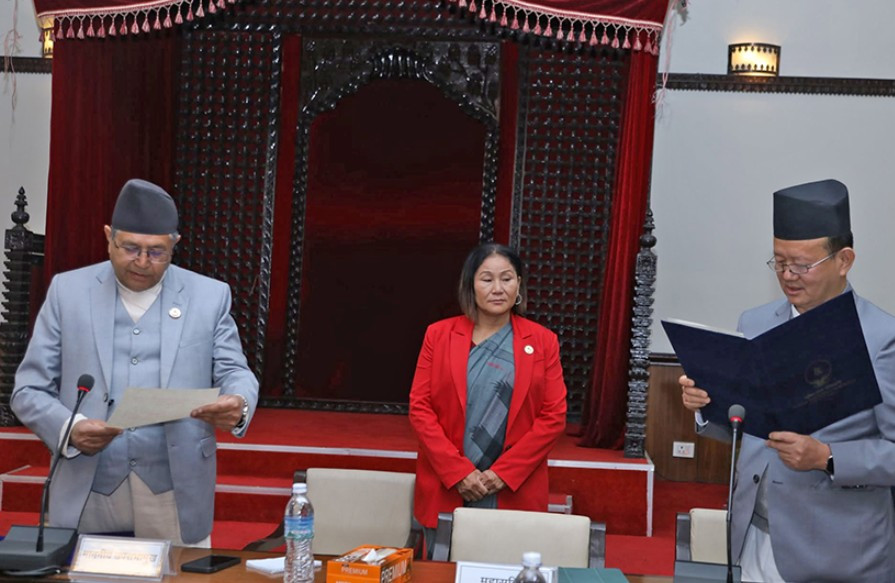 प्रतिनिधिसभाको सचिवमा नियुक्त हर्कराज राईद्वारा  आज पद तथा गोपनीयताको शपथ ग्रहण