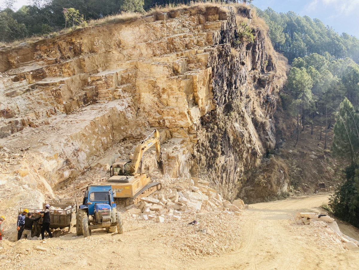 विश्व बैंकका तीन सडक एकसाथ स्तरोन्नति